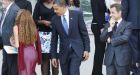 Photo catches wandering eyes of Obama, Sarkozy