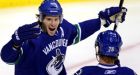 Kesler, Canucks outwork Kings