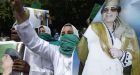 Gadhafi forces using civilians to avoid airstrikes